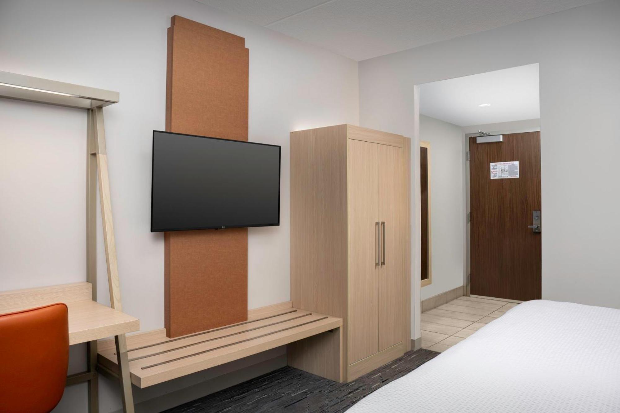 Standard King Room