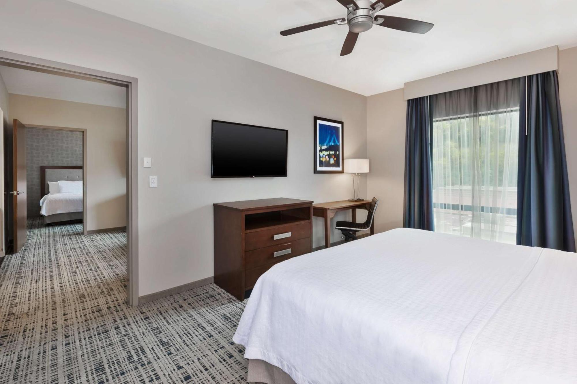 One-Bedroom King Suite Non-Smoking