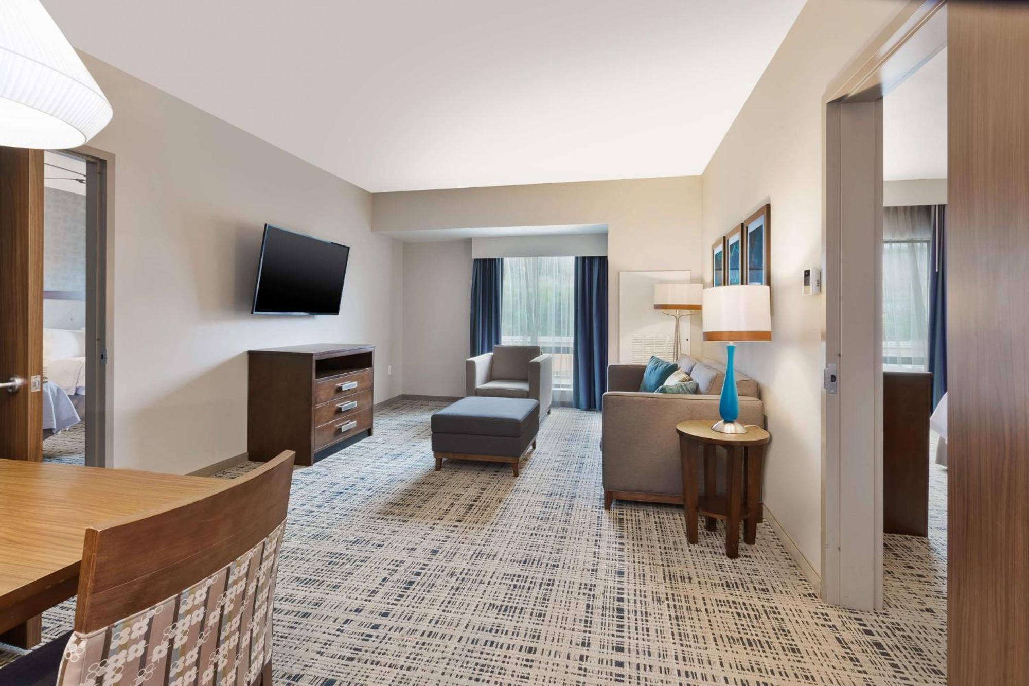 Two-Bedroom Suite - Non-Smoking,1552304242:JPEG