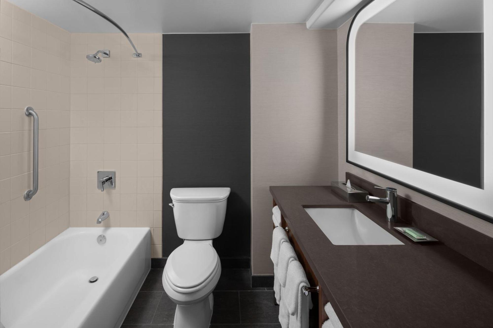 Corner Queen Room