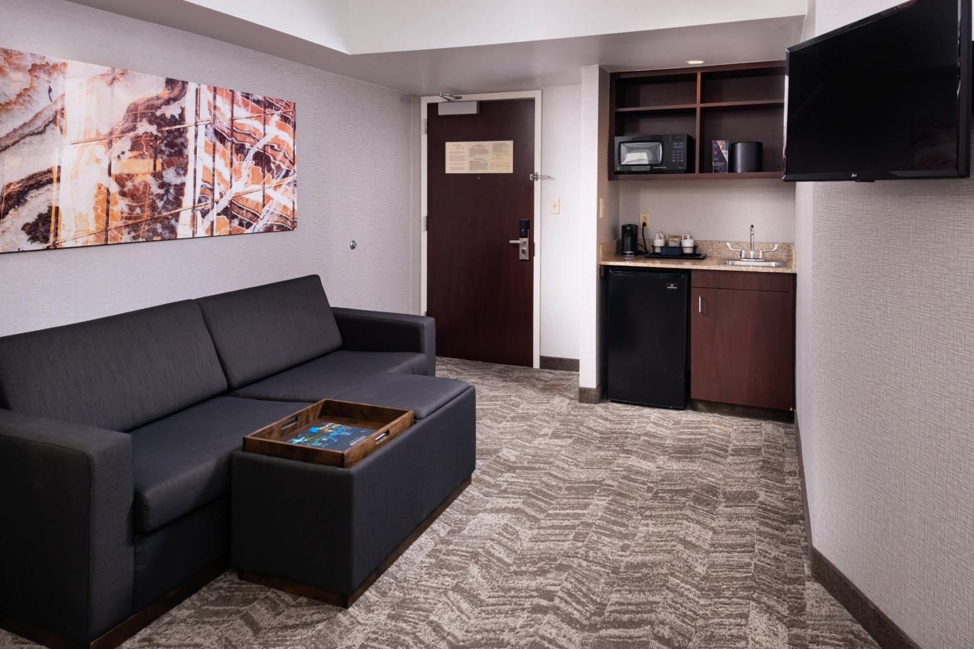 Executive King Suite 1 Bedroom Executive Suite,1634425260:JPEG