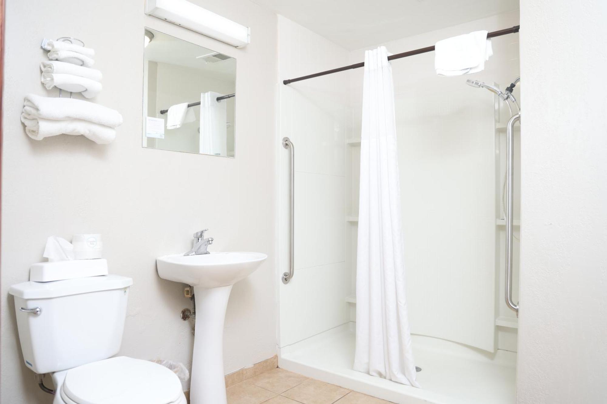King Room - Mobility Access/Non-Smoking