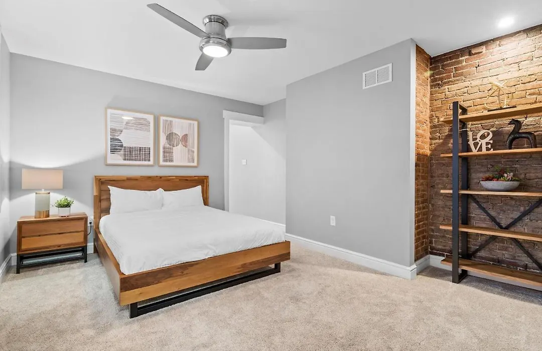 Stylish 4 Bedroom Loft Home, North Shore, City Skyline View Close To Nhl, Nfl-1