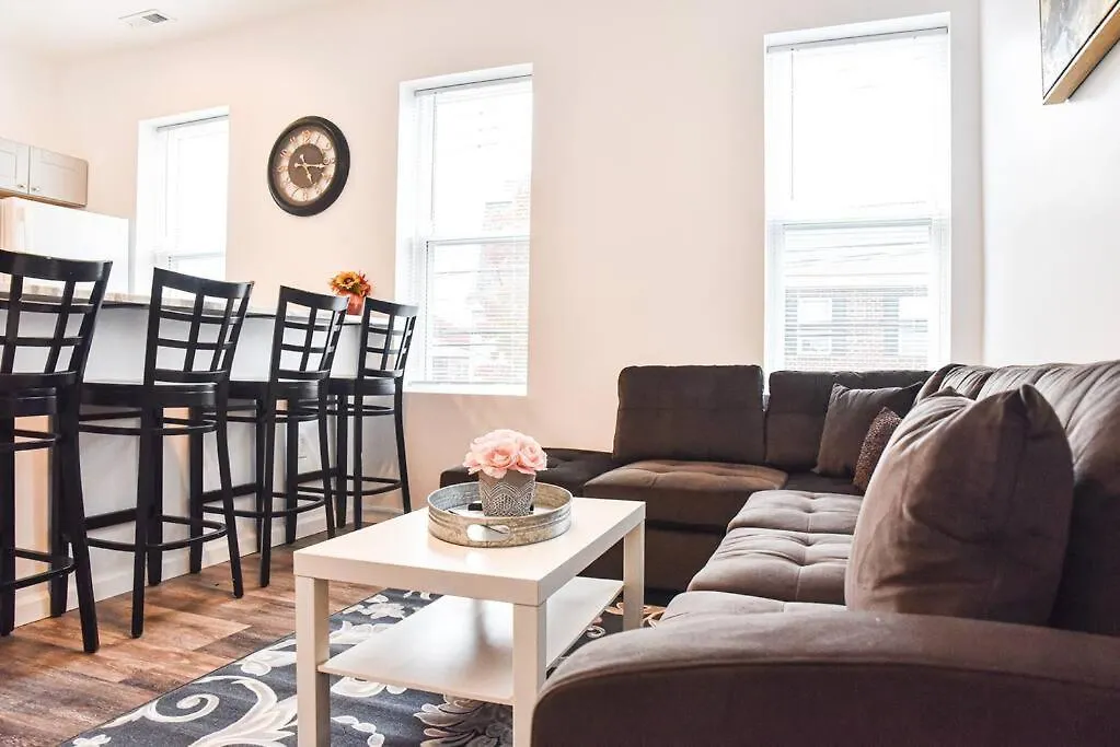 Beautiful Pittsburgh Home-Walkable Area W Parking-1