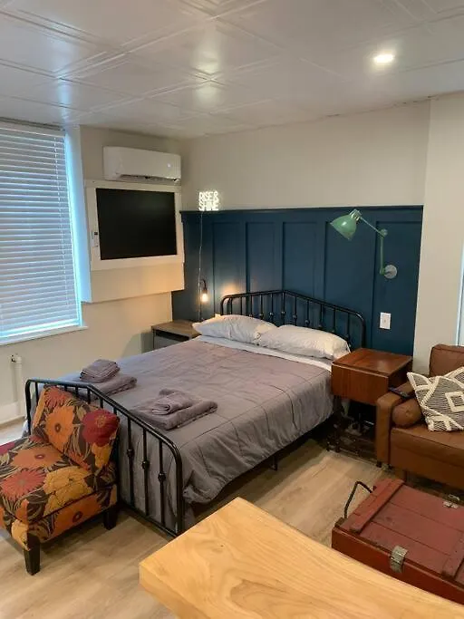 Refined Studio New Construction 1 Mile From Town-1