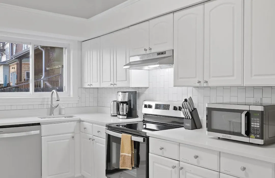 Bloomfield/Shadyside @E Stylish And Modern Private Bedroom With Shared Bathroom-1