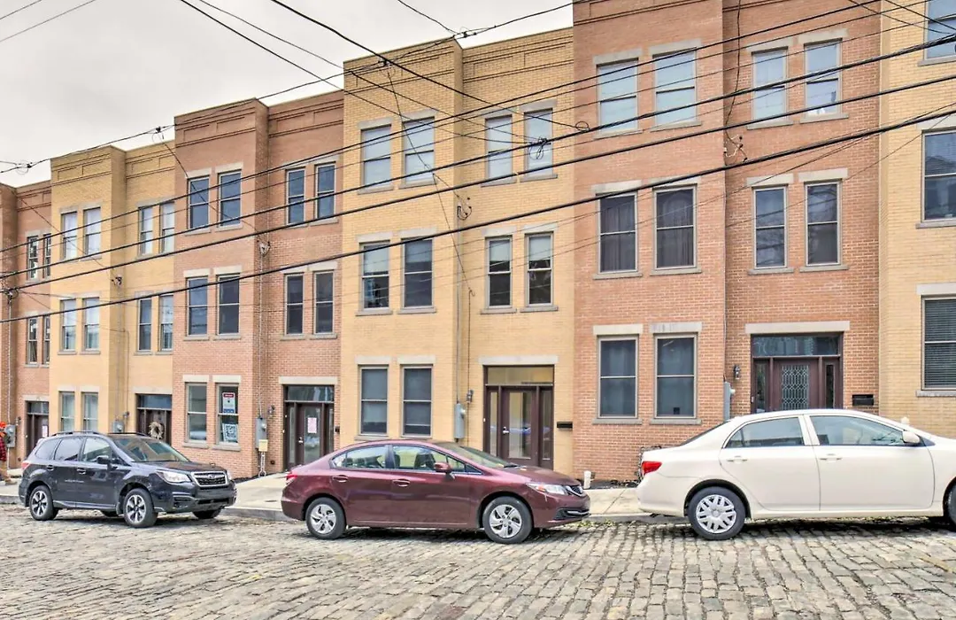 Stylish Pittsburgh Townhouse With City Views!-1