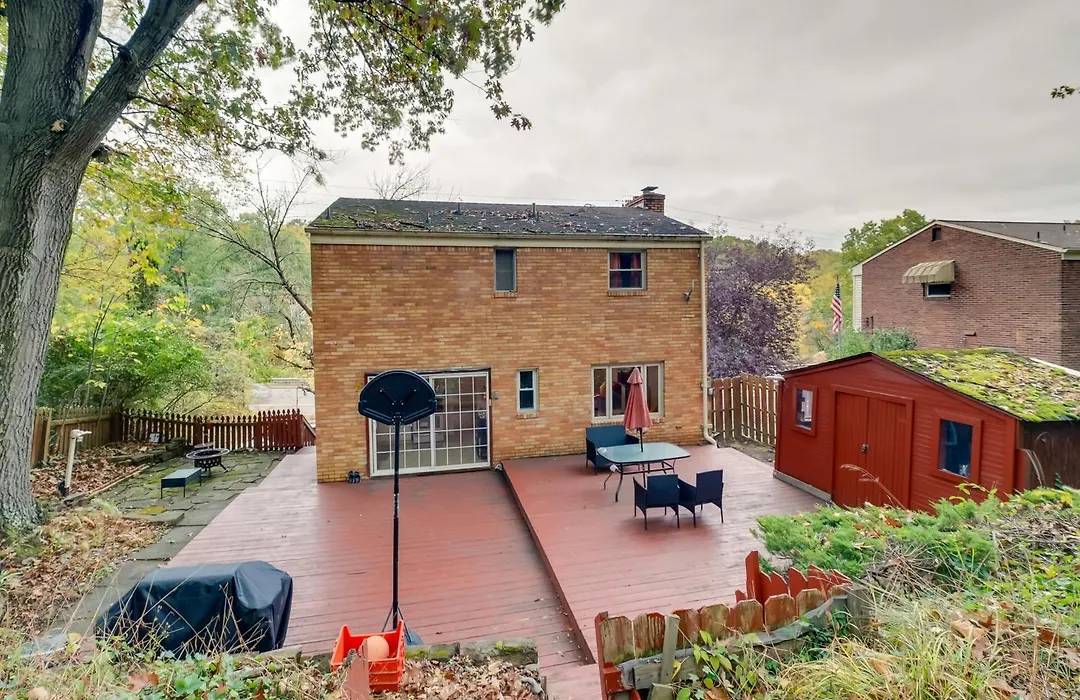 Cute Home W/ Patio ~ 7 Mi To Dtwn Pittsburgh-1