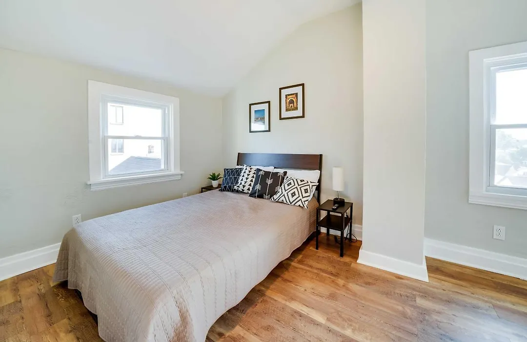 Bright Pittsburgh Apt, Walk To Grandview Ave!-1