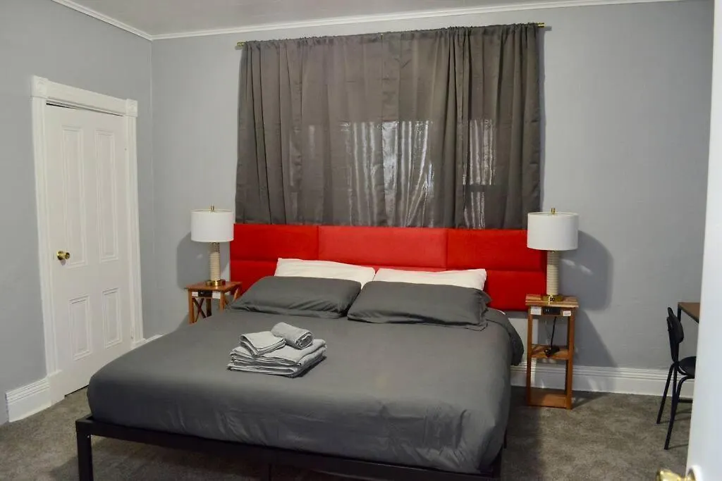 Charming Pittsburgh Haven With Modern Amenities By Deity Villas-1
