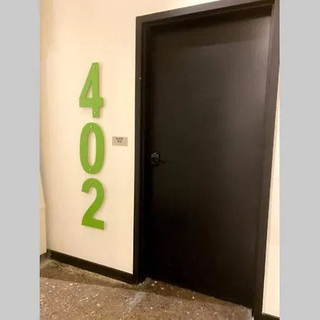 3E-*New* Apt -5 Min From Downtown, 3E, Sleeps 6-3