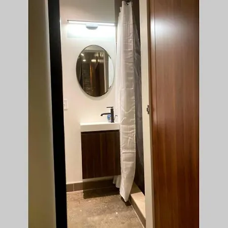 3E-Cozy! Micro Apartment! In Oakland, Sleeps 1-3