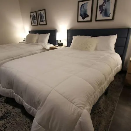 3E *New* Huge! Spacious 3 Bedroom In Oakland That Sleeps 12!-2
