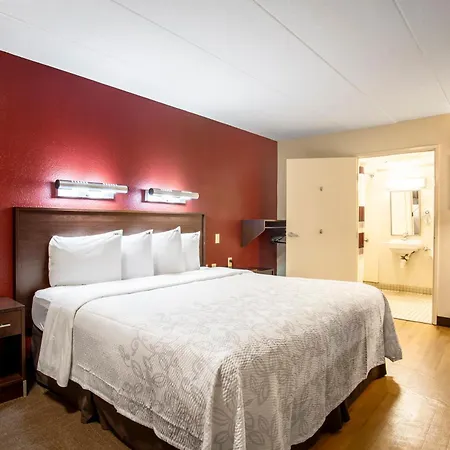 Red Roof Inn Plus+ Pittsburgh South - Airport-2