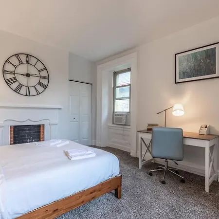Warren Castle - Cozy 2 Bedroom Incredible View-3