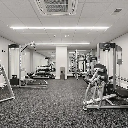 Hostwise Stays - The Washington At Chatham - Free Parking, Fitness Center-2