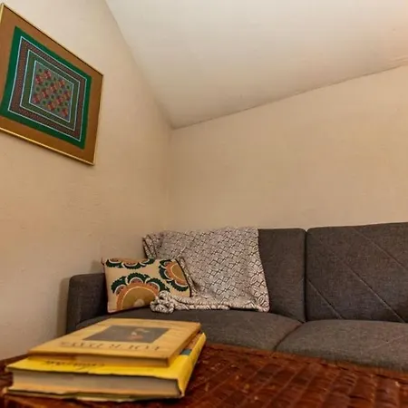 Cozy & Comfy Cottage In The City - W Parking-3