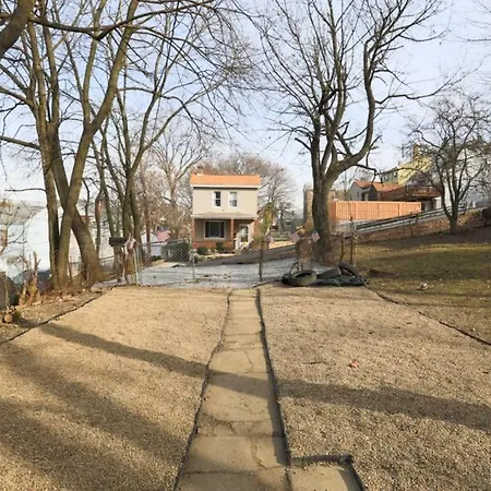 Cozy & Comfy Cottage In The City - W Parking-2