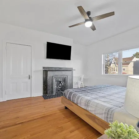 Bloomfield/Shadyside @I Modern & Bright Private Bedroom With Shared Bathroom-2