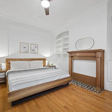 Bloomfield/Shadyside @E Stylish And Modern Private Bedroom With Shared Bathroom-3