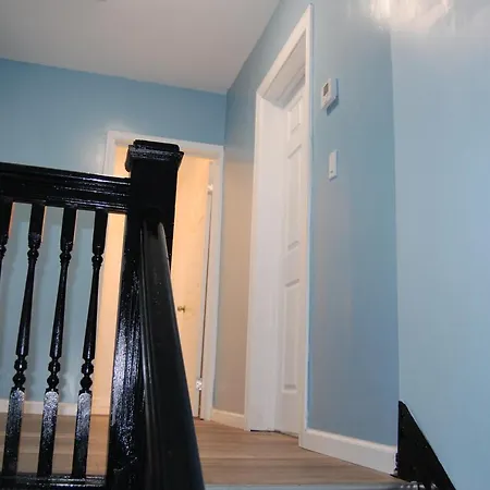 Newly Remodeled Apartment In Friendship/ Shadyside-3