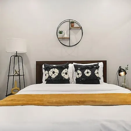 Hostwise Stays - The Washington At Chatham - Free Garage Parking Across From Ppg Arena-2