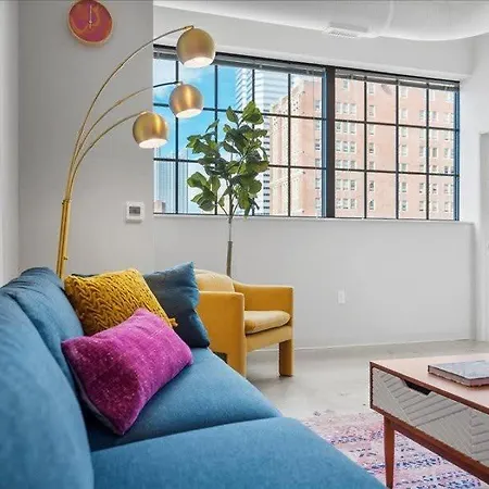Cozysuites Modern 2Br, Downtown Pittsburgh-2