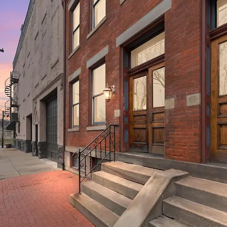 Northside Pittsburgh Newly Remodeled-3