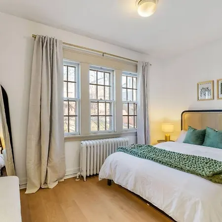 Downtown Escape: 3Br - Game/Movie Room - Foosball-3