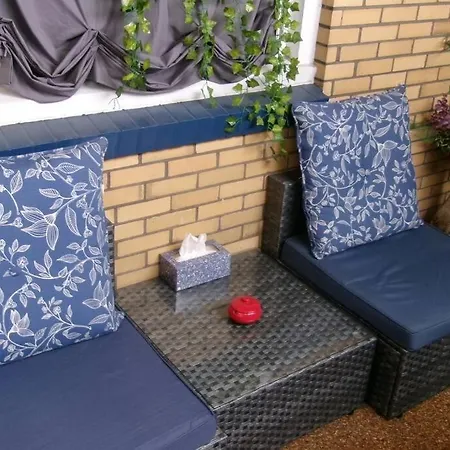 North Side Bungalow - Sleeps 8!-2