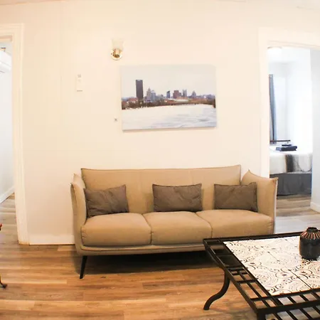 2Br - Parking - 5 Min To North Shore!-2