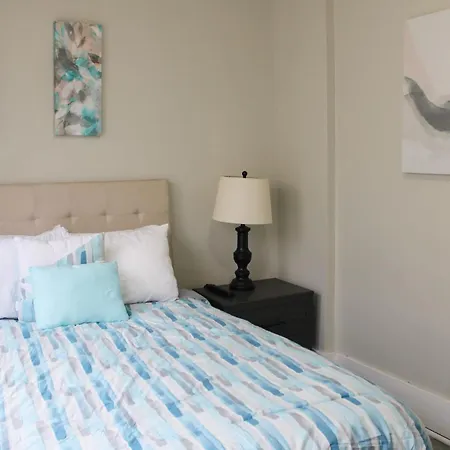 Comfy 3 Bedroom - Family Friendly Apt - City Access-3