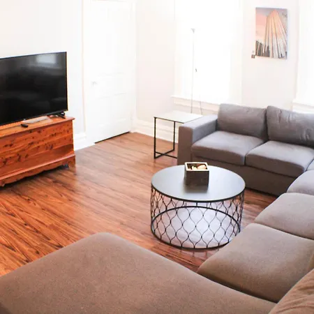 3 Bedroom - Off Street Parking - Amazing View Nearby-3