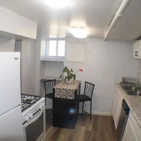 Modern 1 Bedroom Apt - Easy Parking 5 Min From Downtown-3
