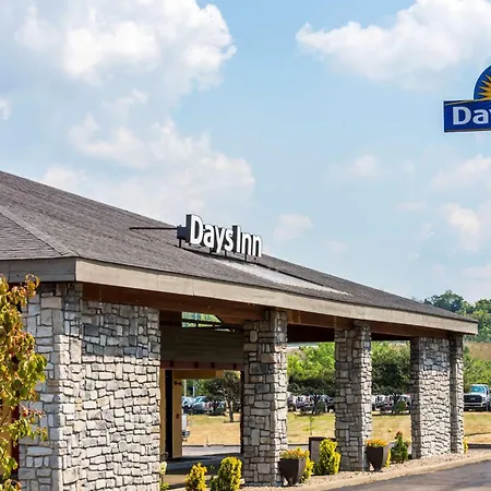 Days Inn By Wyndham Pittsburgh-Harmarville-2