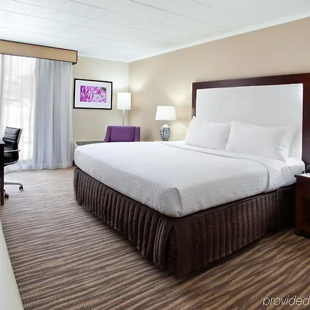Pittsburgh Plaza Hotel-2